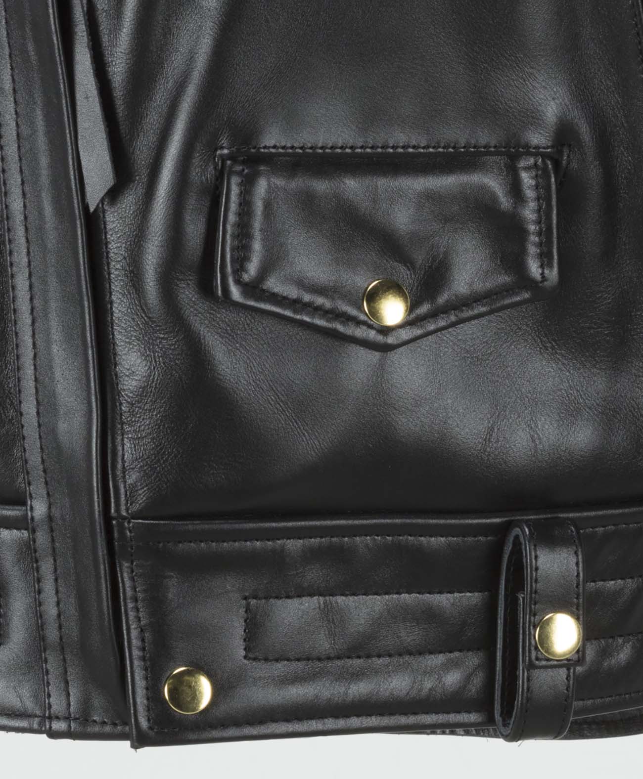 メインファスナーや裾周りは手の込んだ仕様